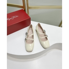 Roger Vivier flat shoes